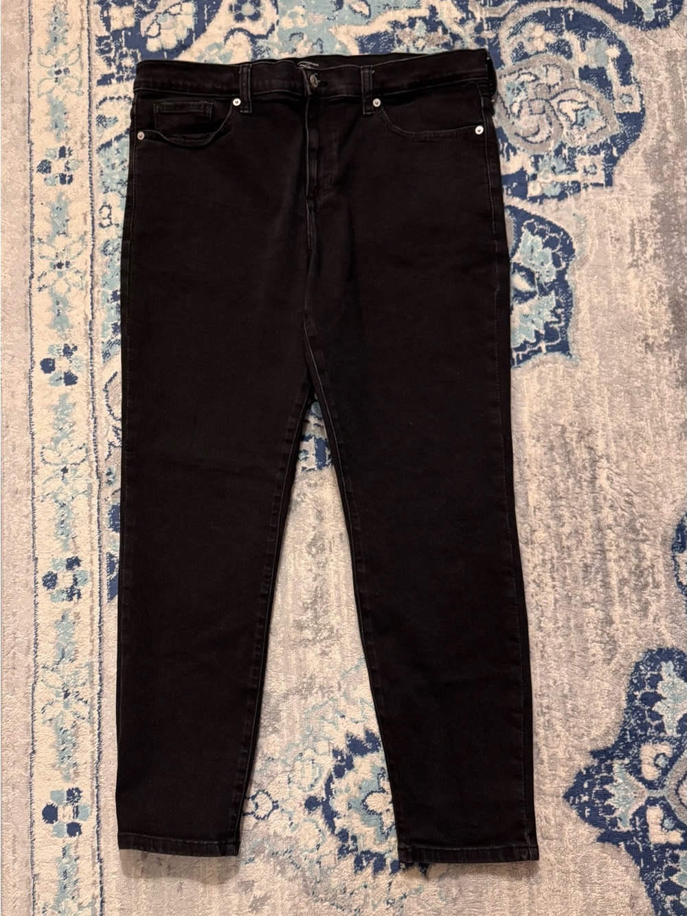 Banana Republic Factory Skinny Mid-Rise black jeans. Size 33/16.